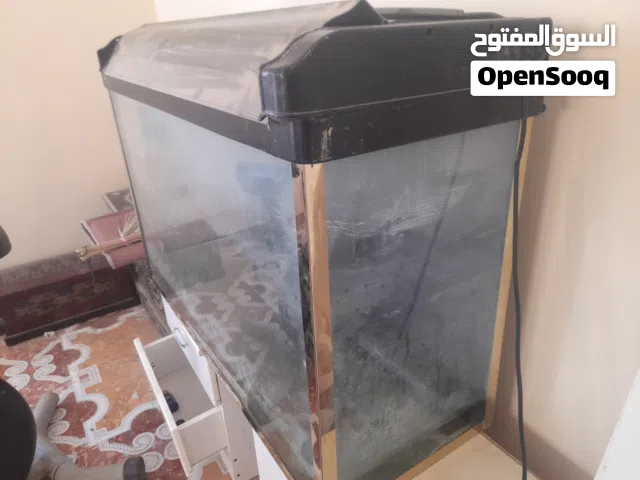 للبيع حوض سمك كبير