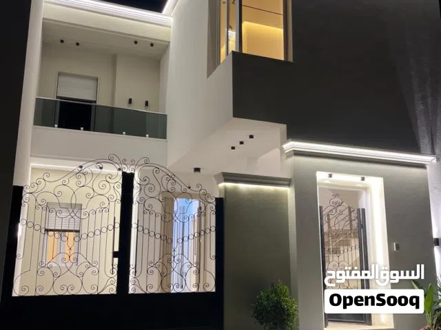 220 m2 5 Bedrooms Townhouse for Rent in Tripoli Ain Zara