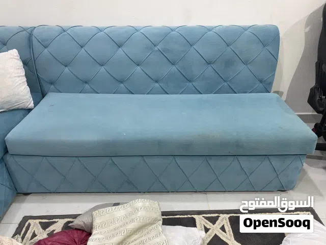 ثلاث قطع مع الطاولة جدد