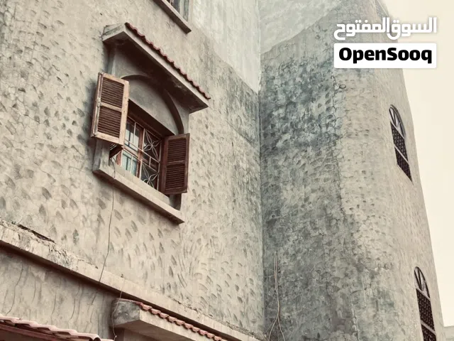 فرررررررصة للمستثمرين والسكن : منزل ثلاث طوابق مساحته الكلية 600 م2