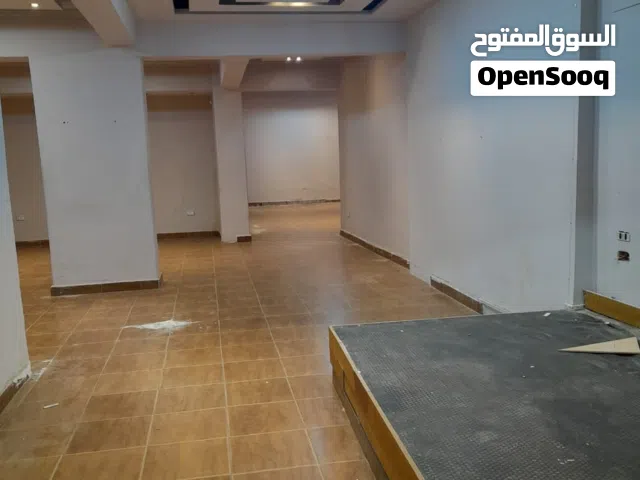 محل 150 متر للإيجار بموقع استراتيجي في مكرم عبيد الرئيسي. Premium 150m Commercial Shop for Rent - Ma