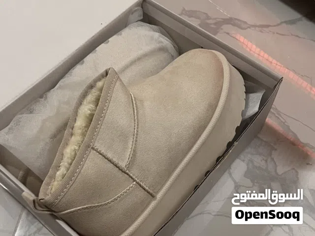 بوت شتوي قصير