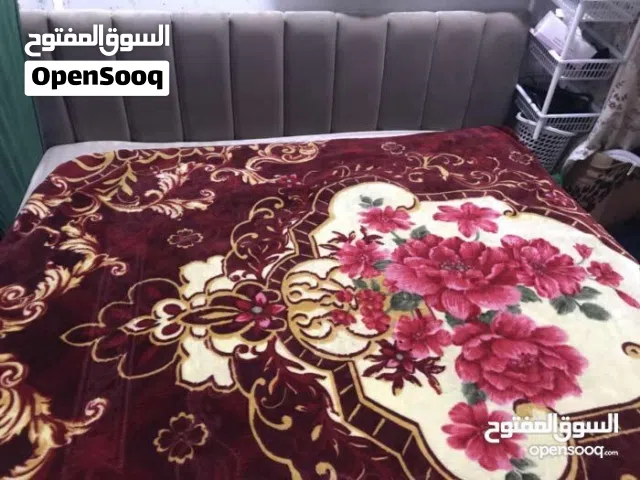 سرير كابتونيه مقاس مترين في متر وتسعين