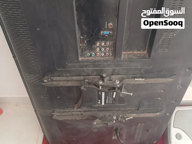 اوراج موسيقي وشاشه تليفزيون 43 بوصه واغراض اخري مع جهاز تحميل صور بحاله جيده