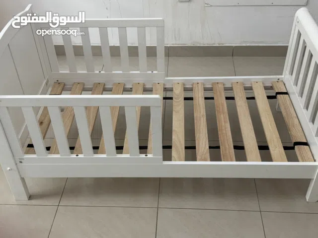 سرير أطفال حتى عمر 6 سنوات