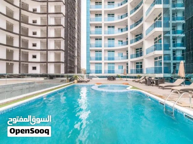 غرفة وصالة سوبر ديلوكس بتشطيبات راقية شامل الإنترنت والكهرباء والماء باركن خاص جيم ومسبح