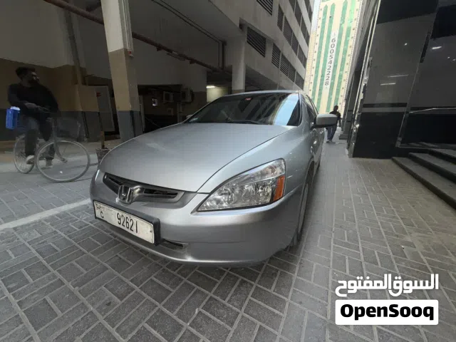 2004 هوندا اكورد Standard