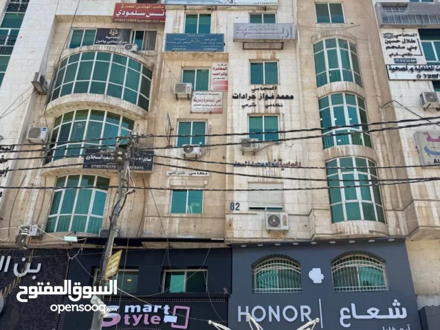 مكتب تجاري عدد2 مساحات (57م/58م) للايجار منفصلة او متصلة، افضل المواقع التجارية في اربد .