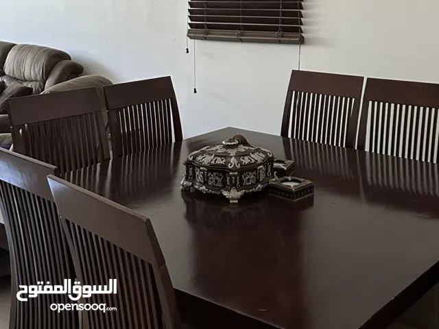 طاولة سفرة مع كراسي