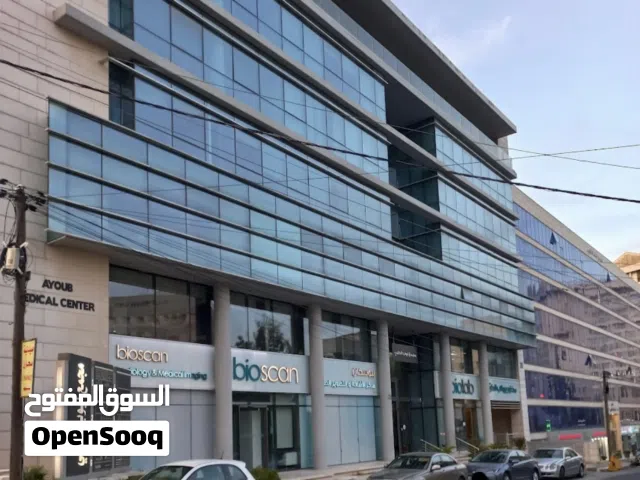 عيادات طبيه للاجار أو البيع بمساحات مختلفة