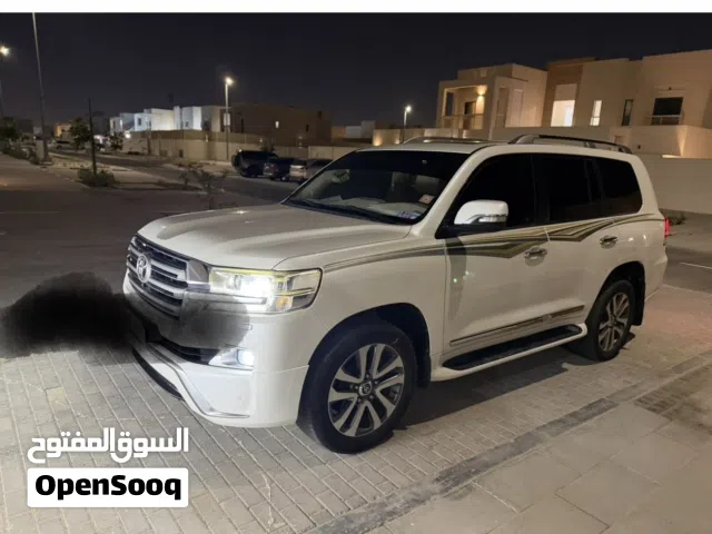 SUV Toyota in Abu Dhabi