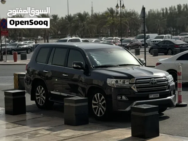 2016 Toyota Land Cruiser VXR