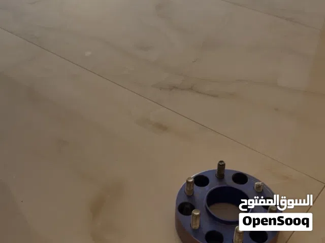 للبيع سبيسرات