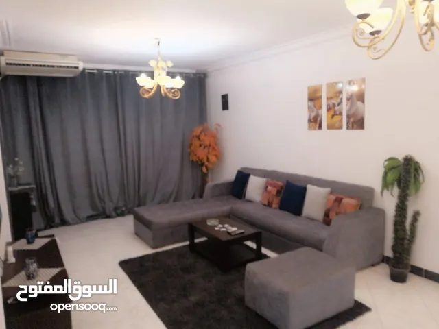 شقة للايجار بشارع سمير عبد الرؤوف مع مكرم عبيد