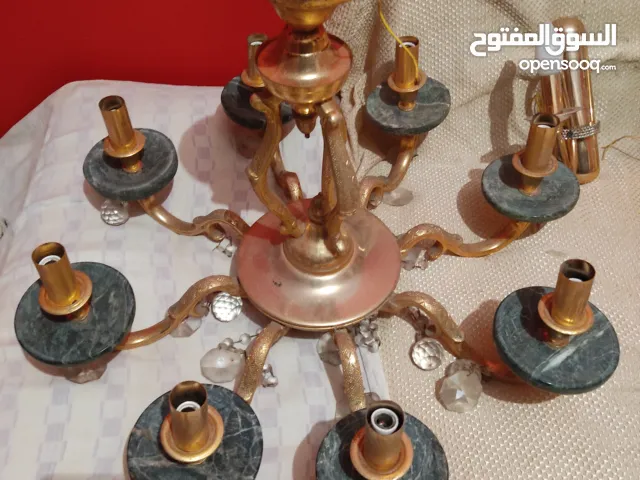 نجفتان نحاس ثقيل منقوش بالكريستال والرخام..عدد ثمانى لمبات..ومعها أبليكتان..بحاله ممتازه..