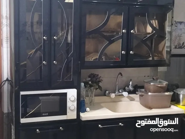 كاونتر مع ميكرويف ب450 نظيف جدا بغداد حي الجهاد