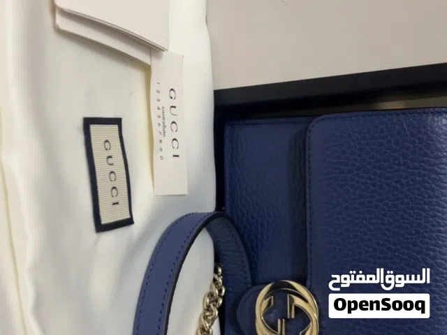 Gucci Interlocking Chain Wallet small size  حقيبه يد قوتشي in blue.