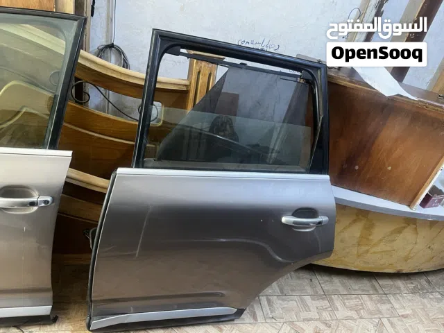 قطع سيارة بورش 2004