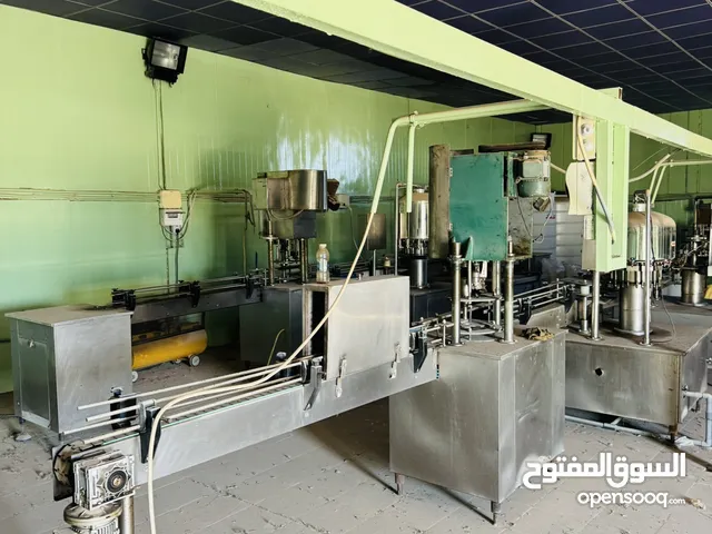 معمل تعبئة المياه للبيع يحتو على 2 خط انتاج بطل