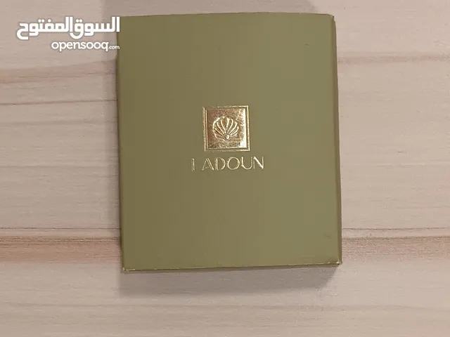 لمسه فخامه رجاليه لا تكتمل بدونها كبك أنيق للثوب مع عطر برجوليه خالده