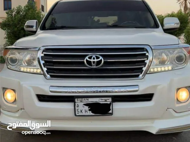 Toyota Land Cruiser 2014 in Red Sea