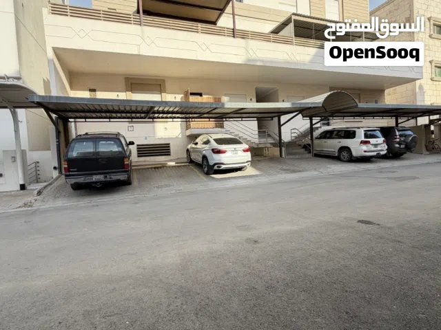400 m2 3 Bedrooms Apartments for Rent in Hawally Salwa