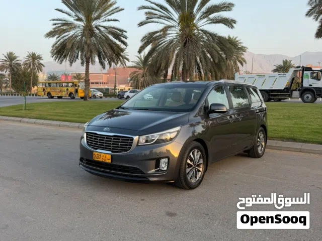 Used Kia Carnival in Muscat