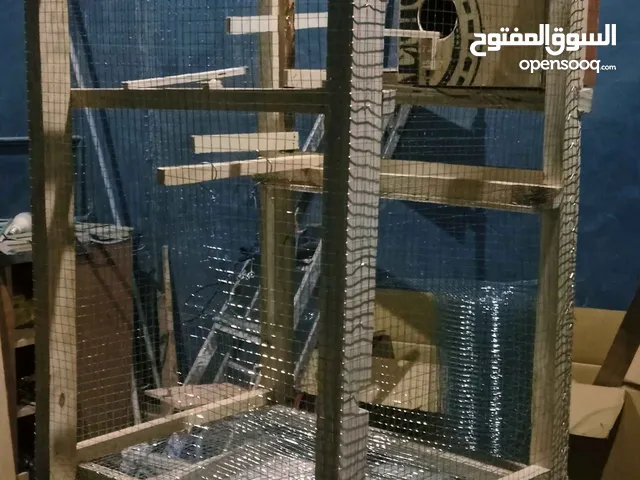 قفص كبير للطيور