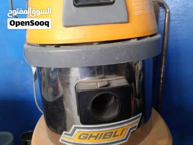 مكنسة كهربائية صغيرة تشفط غبار وماة