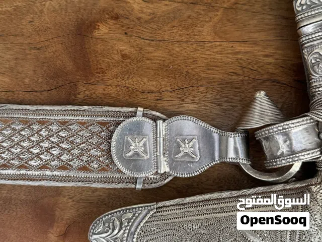 اشتري الخناجر جديده او قديمه