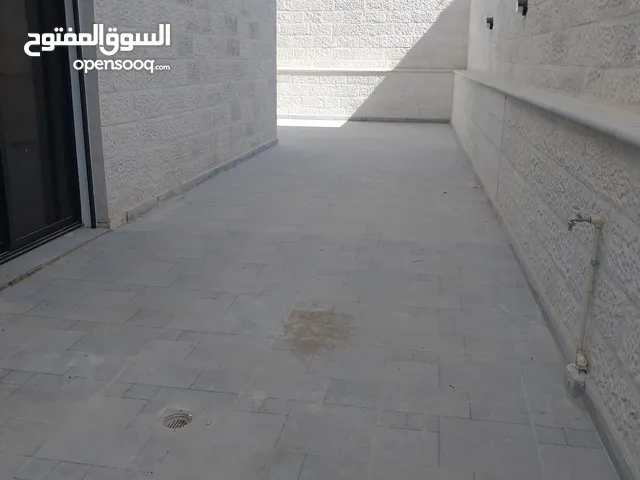 الامير راشد 225م وحديقة جانبيه وخلفيه
