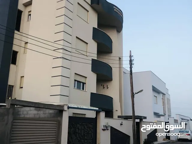 920 m2 More than 6 bedrooms Villa for Sale in Tripoli Ain Zara