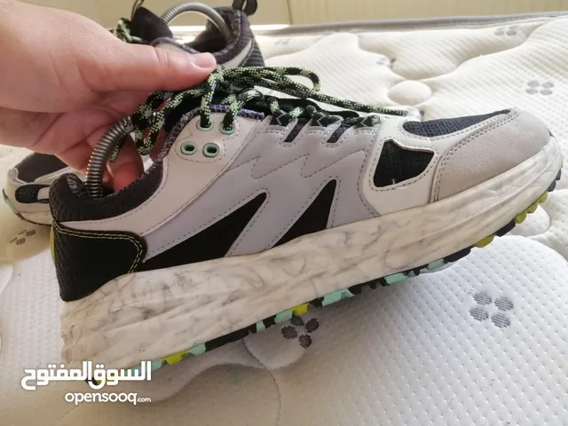 42 Sport Shoes in Amman