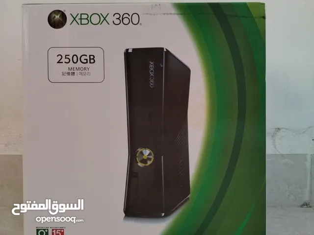 اكس بوكس وان مستخدم قليل الاستخدام نظيف بالباكيت والغلاف