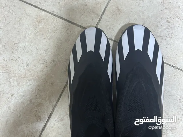 44 Sport Shoes in Amman
