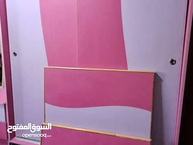غرفة نوم بنات ومكتب وطاولة وسط بسعر مناسب
