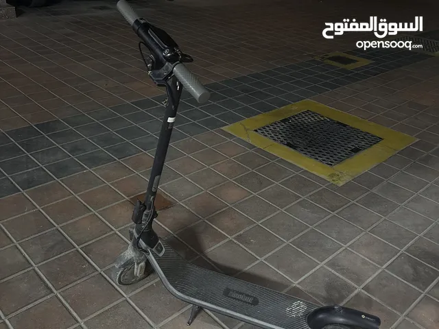 سكوتر كهربائي مستعمل لكن في حاله ممتازه