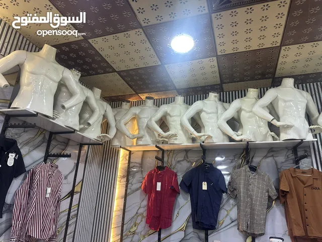 عندي ملكانت للبيع 15 نص و5 كاملات ومكتب جديد و3 كراسي2 ثابت واحد دوار وعندي ستانات قرة الوصف