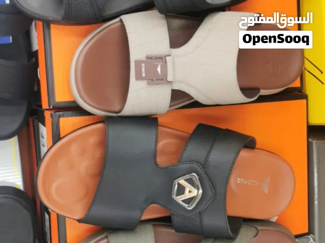 نعلان بكل الألوان والمقاسات