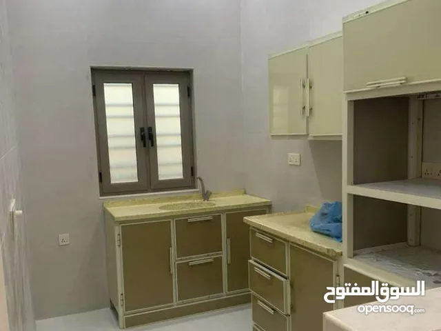 شقة للايجار بالتحسينية طابق اول معزول