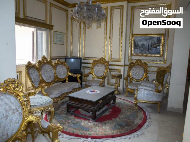 فيلا للبيع في موقع مميز علي طريق صلاح سالم