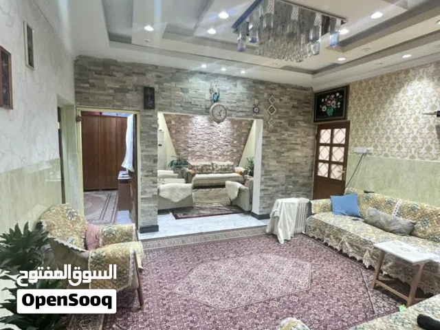 300 m2 5 Bedrooms Townhouse for Sale in Basra Maqal