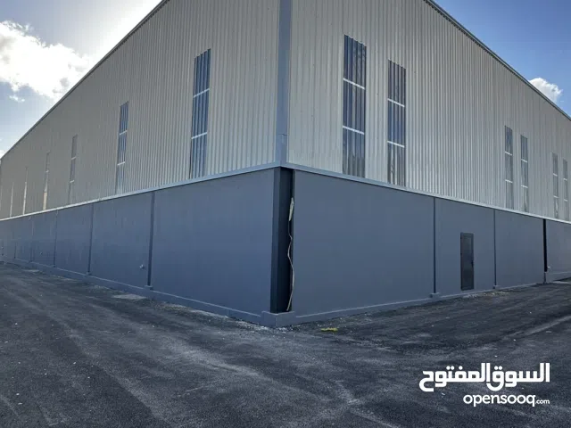 هناجر ومستودعات للايجار في موقع استراتيجي