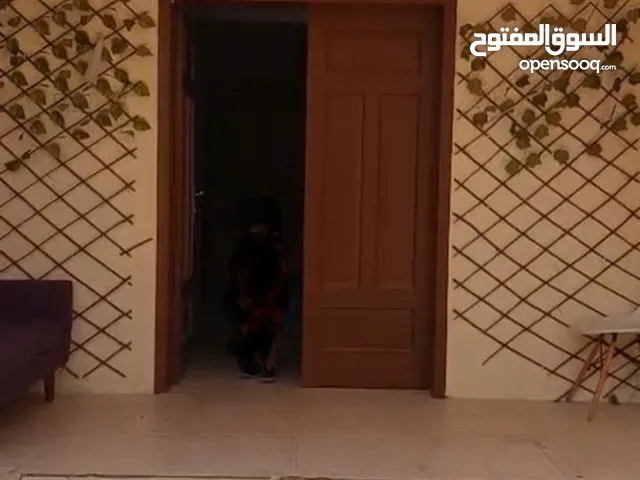 للبيع / بيت جيد جدا في القادسية بالشارقة