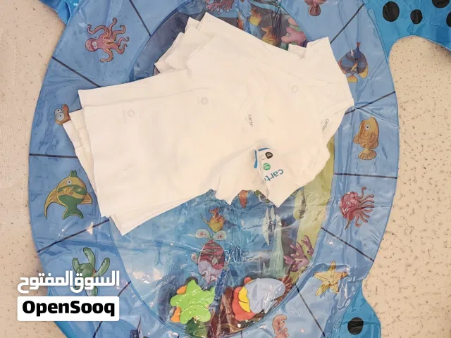 جهاز بيبي كامل مع فرشة مائية هدية يشمل تبانات داخلية وافرهوللت شتوية ثقيلة  واحذية من ماركة مذركير ب