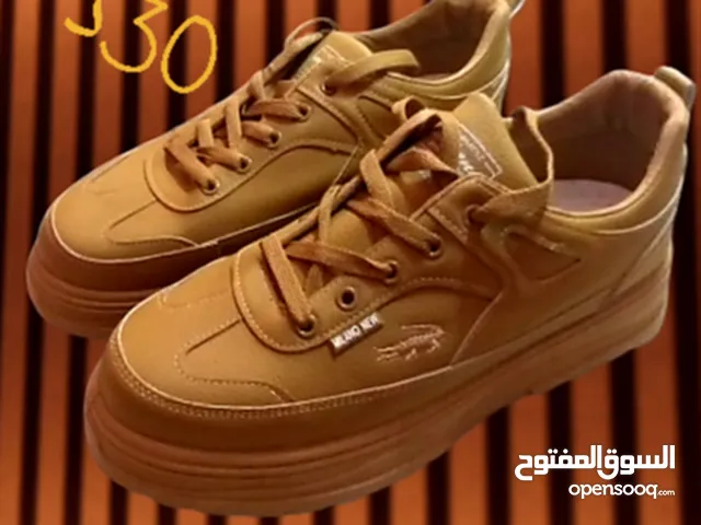46 Sport Shoes in Benghazi