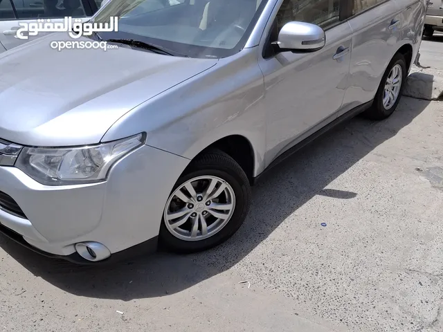 ميتسوبيشي باتلاندر رمادي