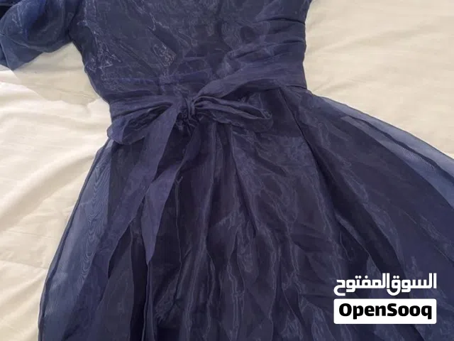 فستان للبيع