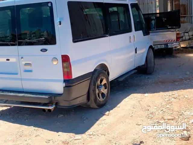 فورد ترانزيت بحالة جيدة جدا للبيع في منطقة البيرة البلوع