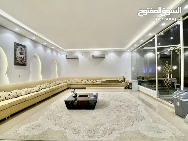 4 Bedrooms Chalet for Rent in Hawally Other